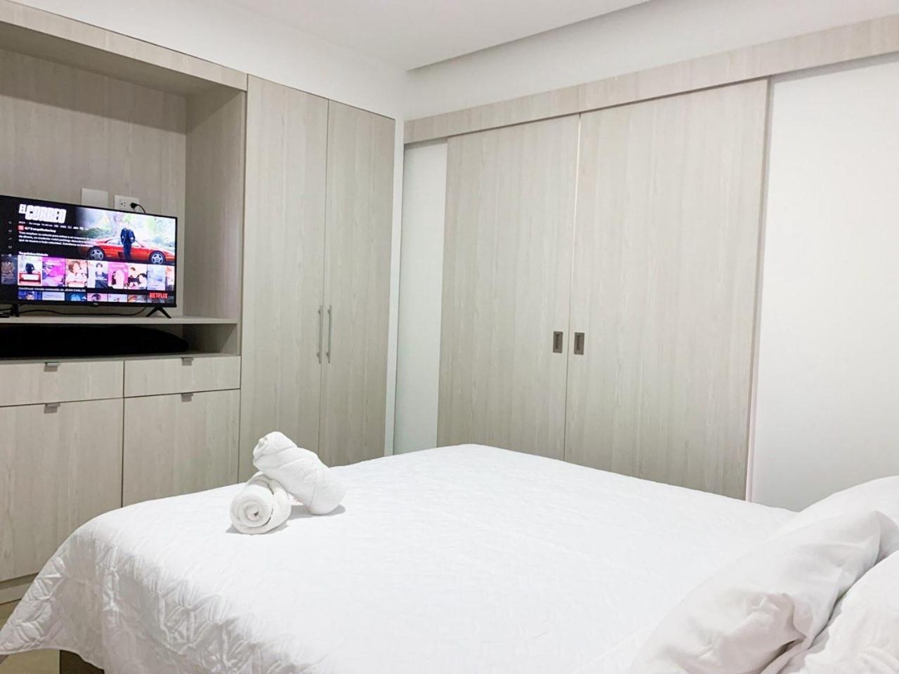 Airbnb Guayaquil, Mall Del Sol, Piso Alto Apartment *