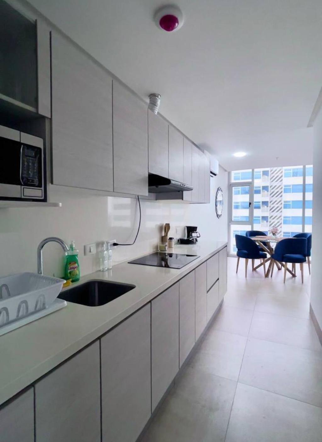 Airbnb Guayaquil, Mall Del Sol, Piso Alto Apartment *